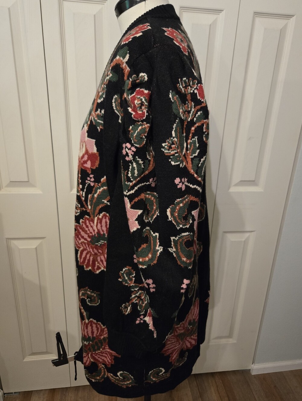 FARM Rio Sweater Size XL - Picture 2 of 10